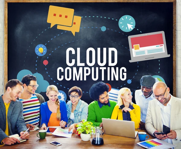 Cloud Computing y Grupo de Empresarios —  Fotos de Stock