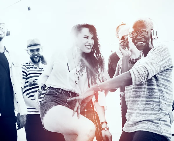 Adolescentes Amigos en Beach Party Concept — Foto de Stock