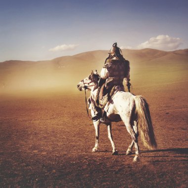 Savaş alanında, atlı