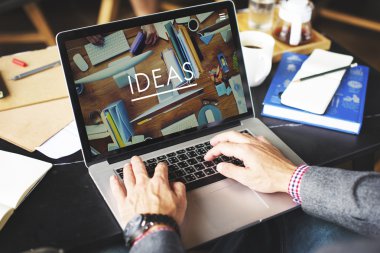 Fikirler yaratıcı iş yeri kavramı çalışma iş adamı