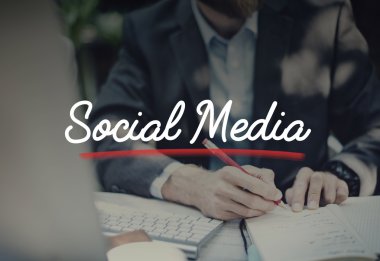 Ofiste çalışan iş adamı