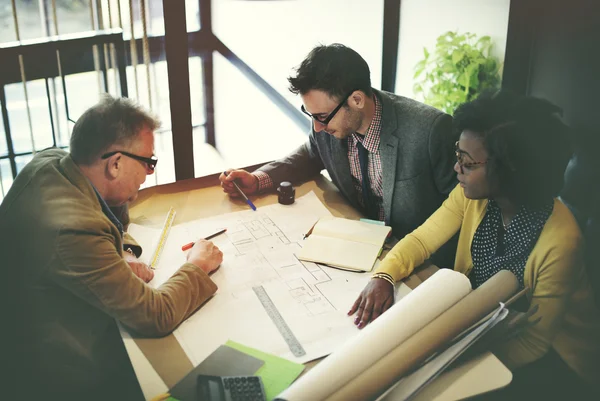 Groep van architecten werken in office — Stockfoto