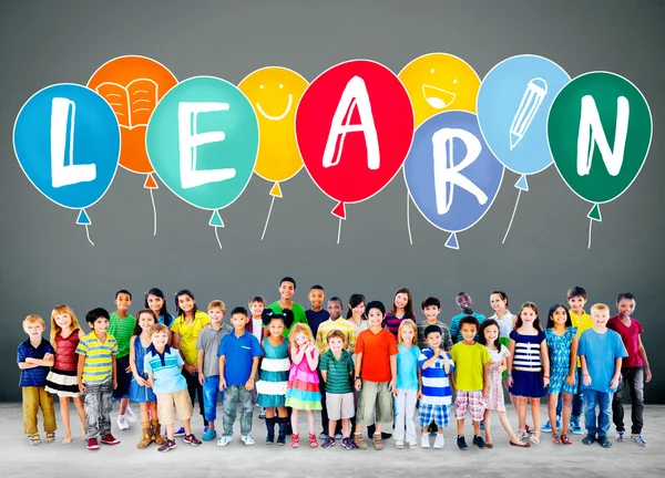 Adorables enfants souriants — Photo