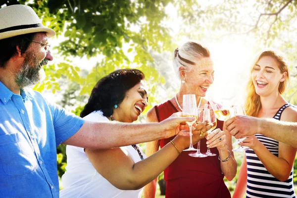 Diversas personas al aire libre —  Fotos de Stock