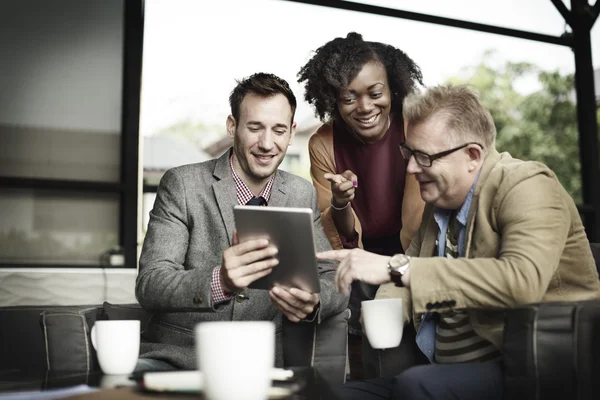 Företag som använder digital TabletPC — Stockfoto