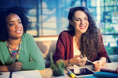 Birlikte kavramı çalışan kadınlar