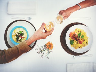 birkaç bardak şarap ile kızartma