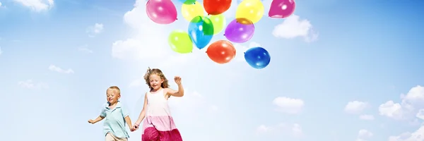 Niña y niño al aire libre Concepto —  Fotos de Stock