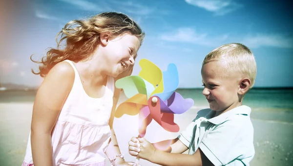 Concepto de hermano y hermana — Foto de Stock