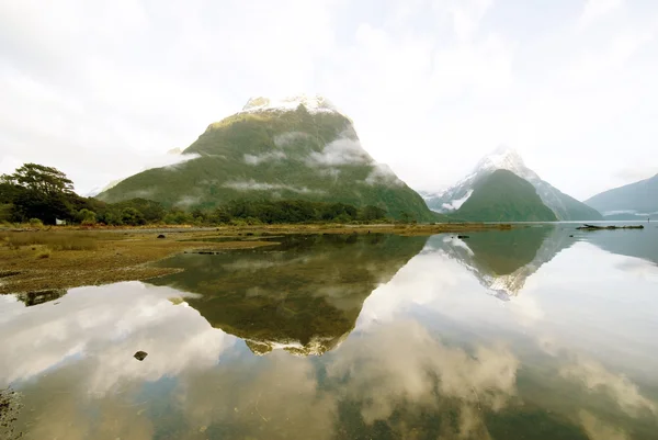 Montañas en Nueva Zelanda — Foto de Stock
