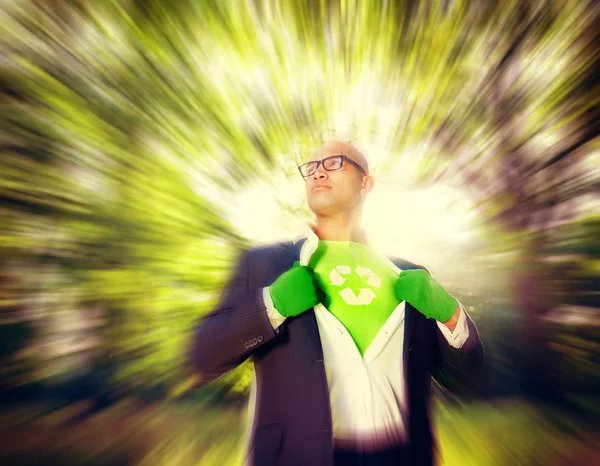 Man wearing Recycle Ecology t shirt — Stock Photo, Image