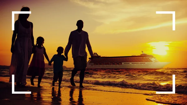 Cámara Enfoque en familia feliz — Foto de Stock