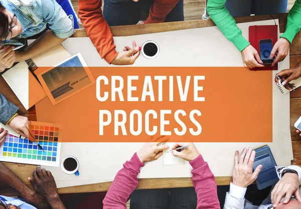 Gruppe von Geschäftsleuten und kreativer Prozess — Stockfoto