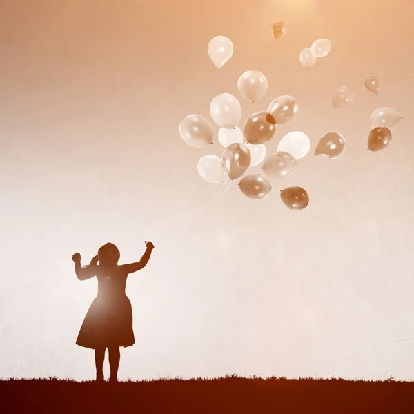 Balonlu küçük kız — Stok fotoğraf