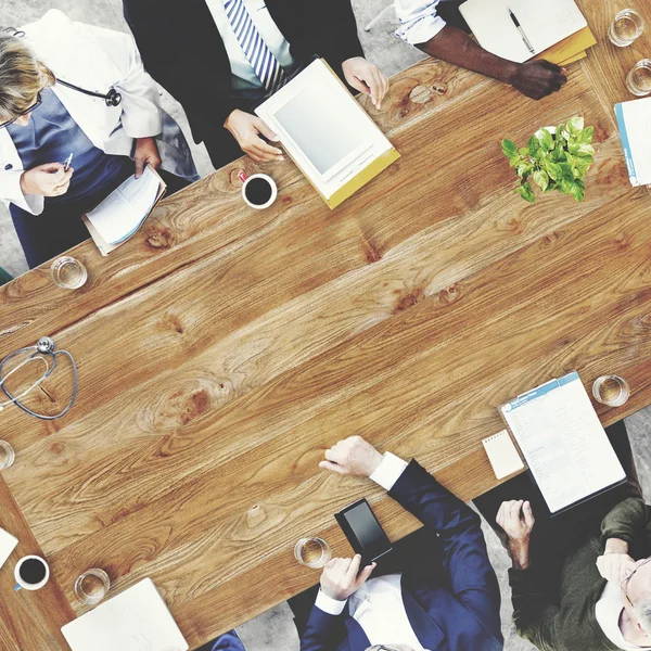 Diskussion im Ärzteteam — Stockfoto