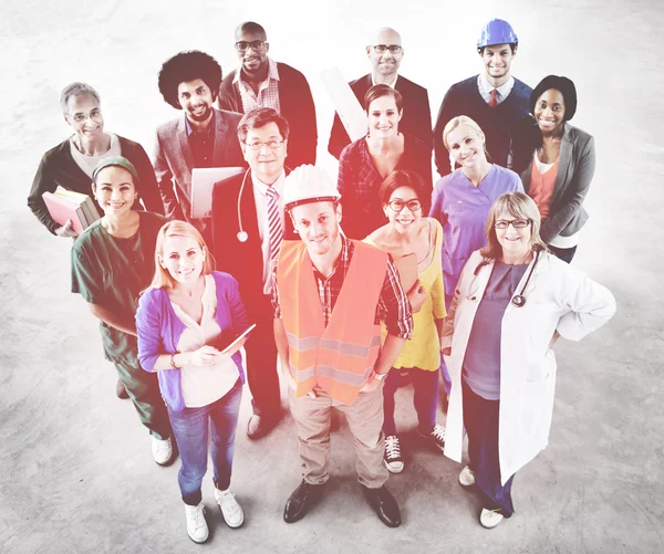 Grupo de Pessoas Multiétnicas Diversas com Diferentes Empregos Conceito — Fotografia de Stock