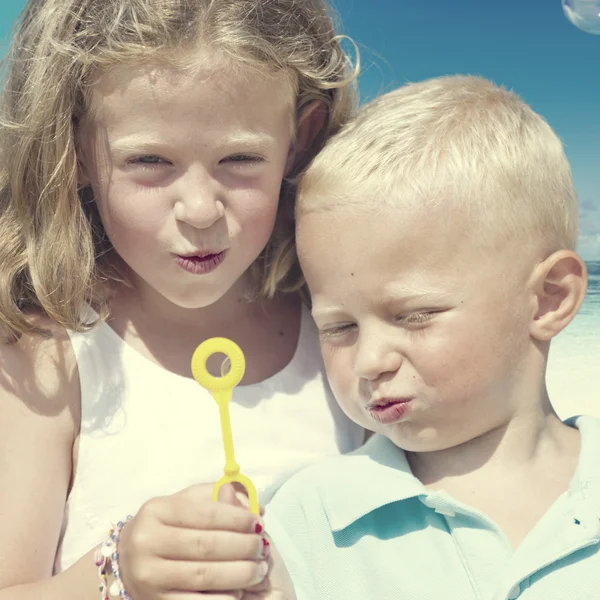 Children Playing at Summer Beach — Stock Photo, Image