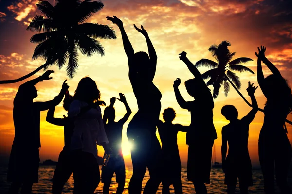 Пляжная летняя вечеринка — стоковое фото