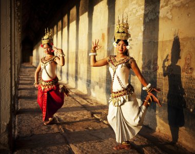 Aspara dansçılar vasıl Angkor Wat