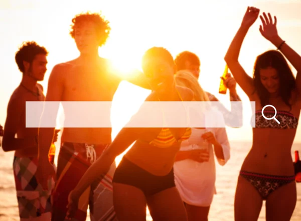 Gente en Beach Party en vacaciones de verano —  Fotos de Stock