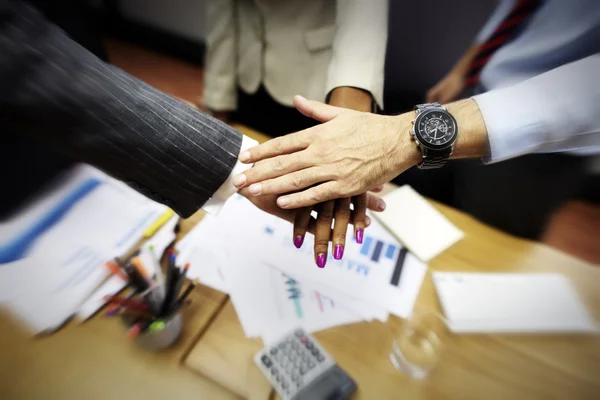 Business-Team Hand in Hand — Stockfoto