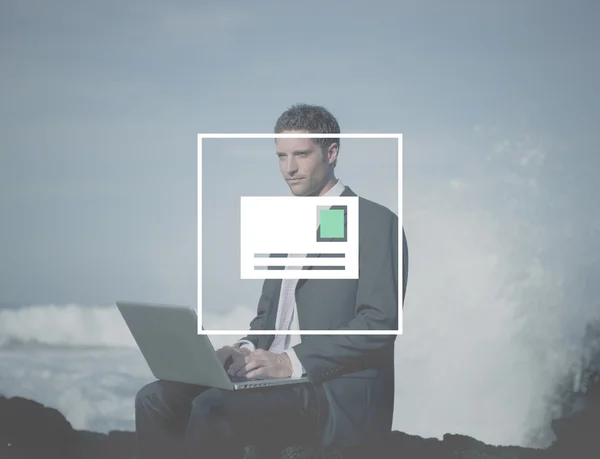 Laptop: ocean üzletember — Stock Fotó