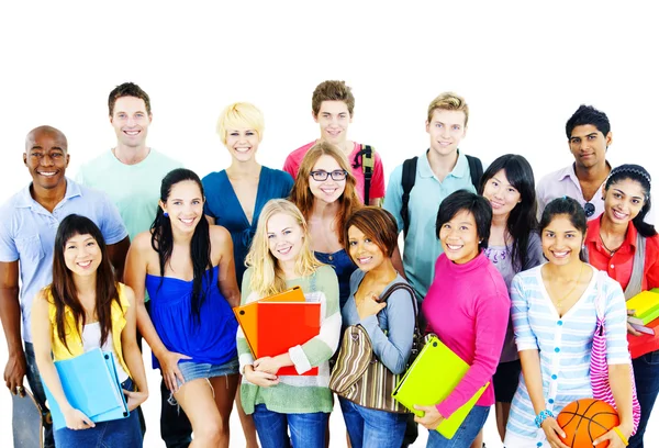 Grupo multiétnico de estudantes — Fotografia de Stock