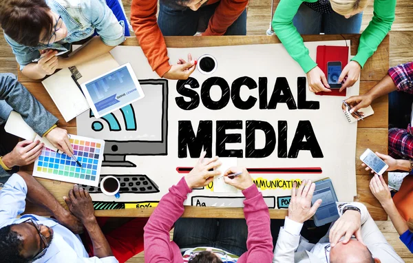 Diversità Persone e Social Media — Foto Stock