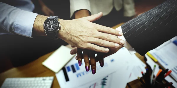 Business-Team Hand in Hand — Stockfoto