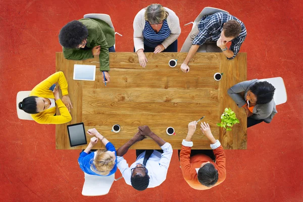 Groep zakenmensen op vergadering — Stockfoto