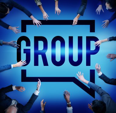 Şirketler grubu üzerinde işaret eden iş adamları