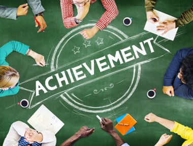 Başarı üzerinde işaret eden iş adamları