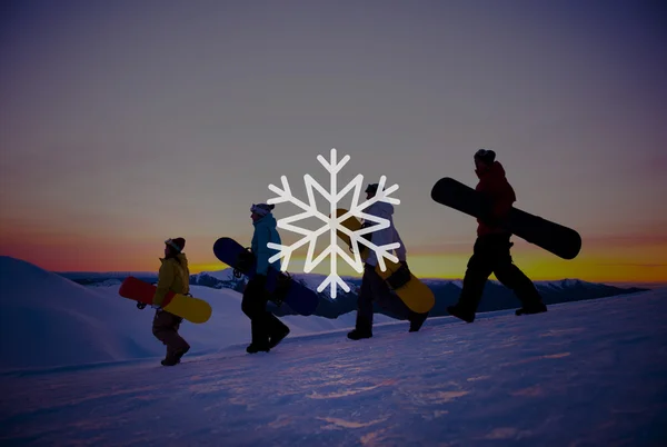 Snowboarders en la cima de la montaña —  Fotos de Stock