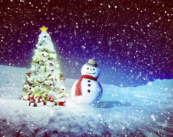 Real Snowman near christmas tree — Φωτογραφία Αρχείου