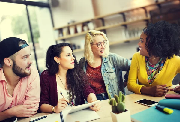 Discussão e conceito de brainstorming — Fotografia de Stock