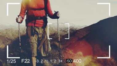 adam dağlarda hiking  
