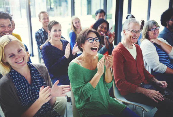 Pubblico applaudire concetto — Foto Stock