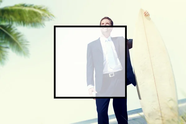 Homem de negócios com bordo na mão — Fotografia de Stock