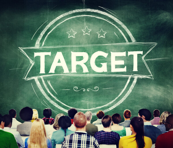 Группа деловых людей и цель
