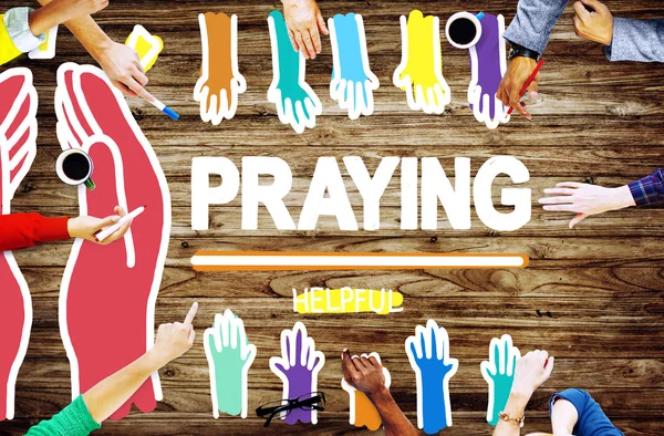 Persone che puntano sul concetto di preghiera — Foto Stock