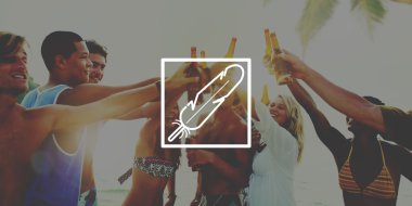 Parti insanları sahilde bira içmek