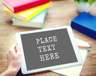 Ekrandaki metin yerine dijital tablet 