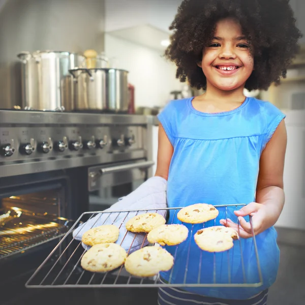 Bambino panificazione dessert — Foto Stock