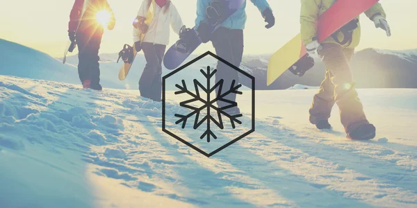 Snowboardosok hegy tetején — Stock Fotó