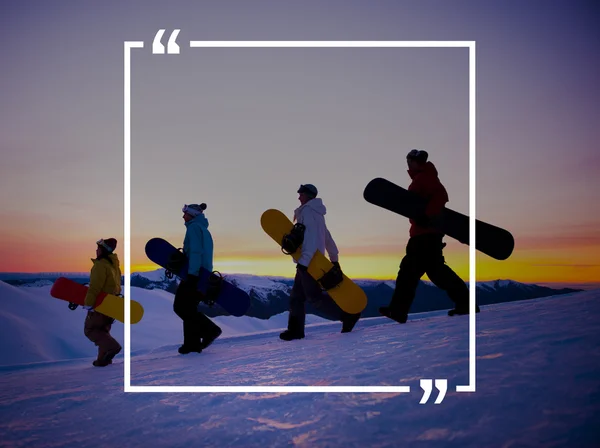 Snowboardzistów na szczycie góry — Zdjęcie stockowe