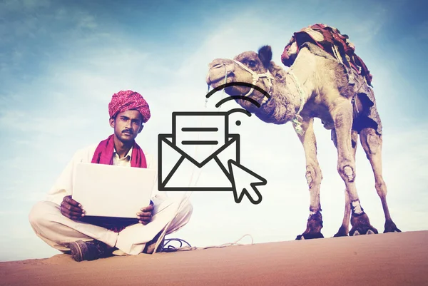 印度男子带着骆驼 — 图库照片