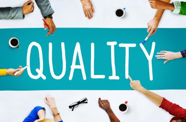 İnsanlar toplantıda tartışmalar