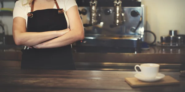 Vaření kávy v Barista Cafe — Stock fotografie