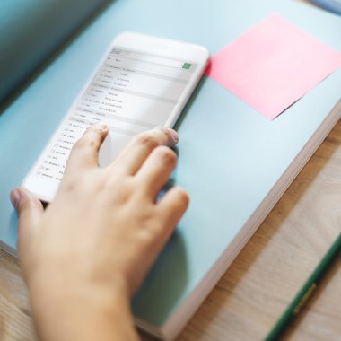 Cep telefonu kullaranarak el