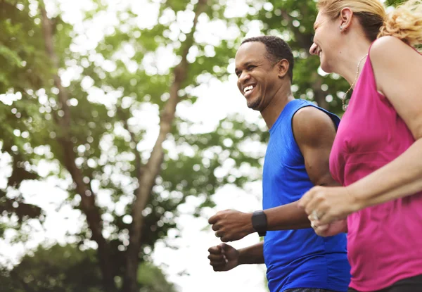 Açık havada sportif çifte — Stok fotoğraf